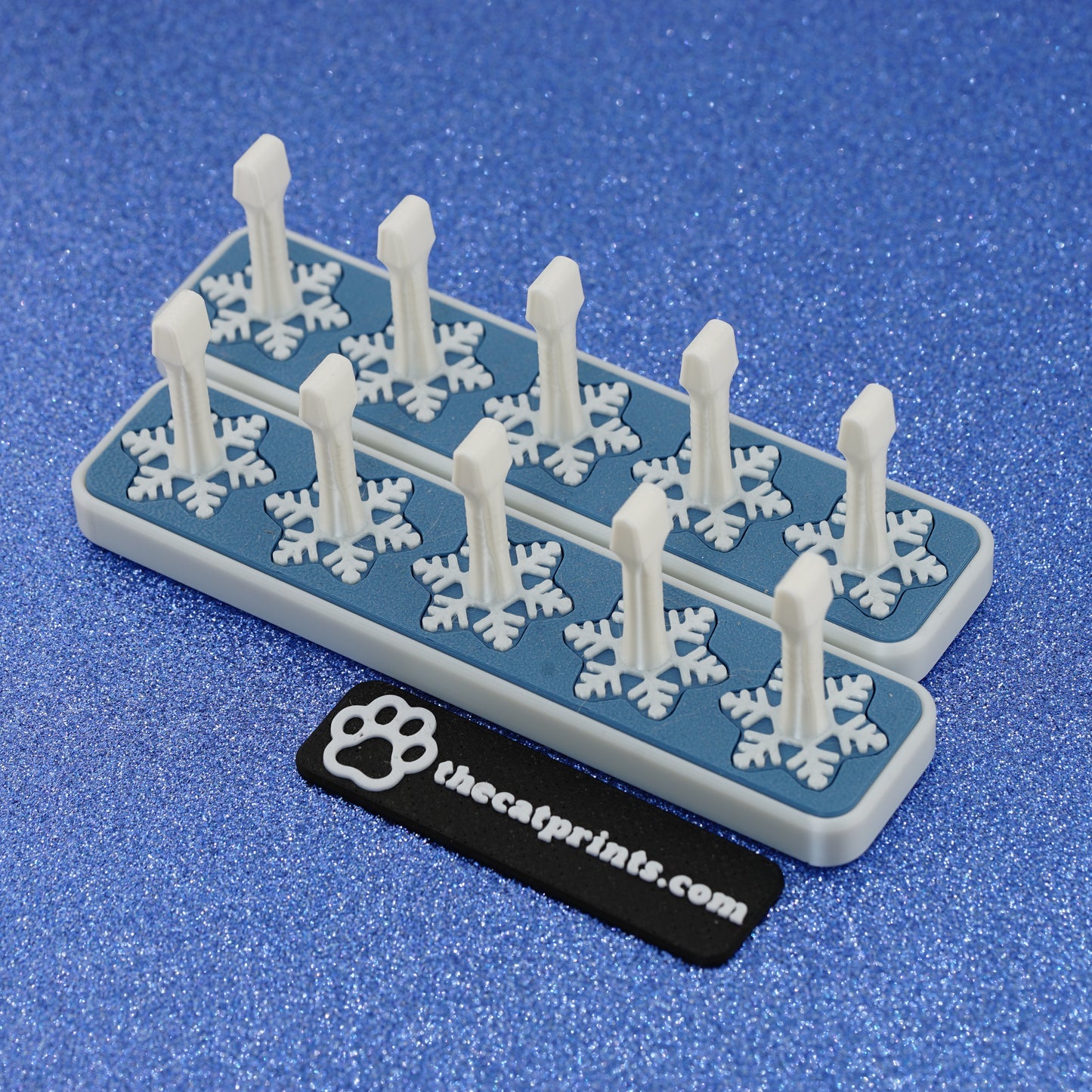 Snowflakes magnetic stands for press-on nails!
