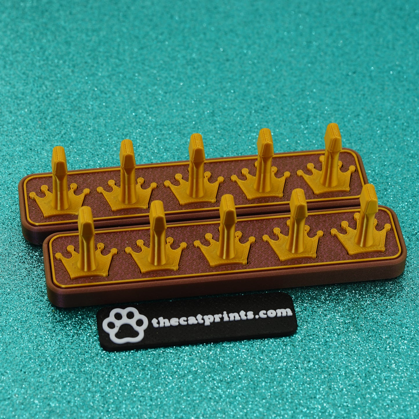 Royal crowns magnetic stands for press-on nails!