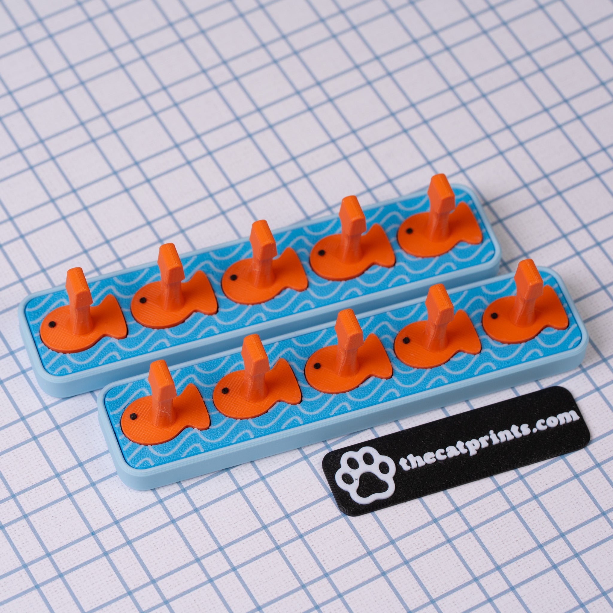 Goldfishes magnetic stands for press-on nails!
