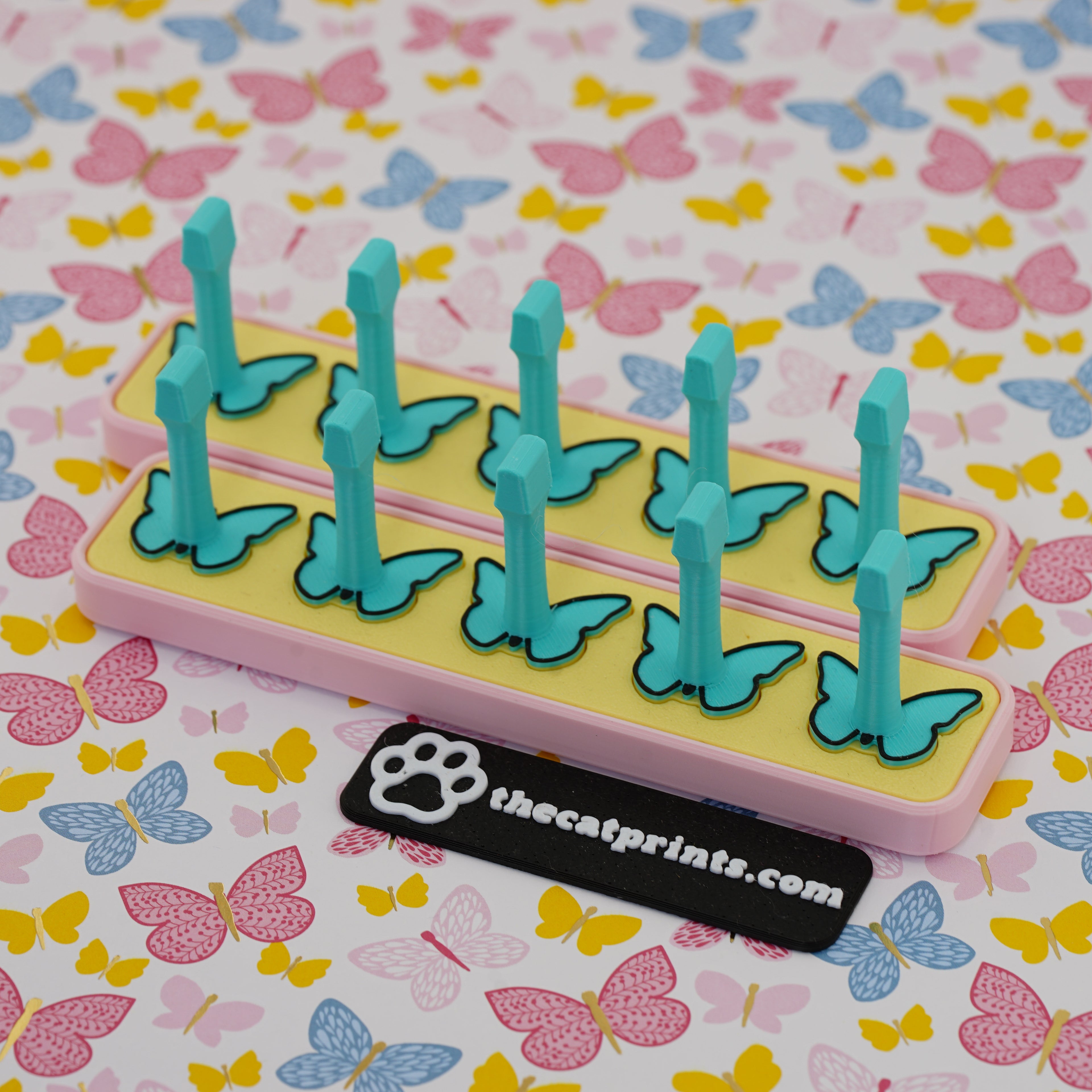 Butterflies magnetic stands for press-on nails!