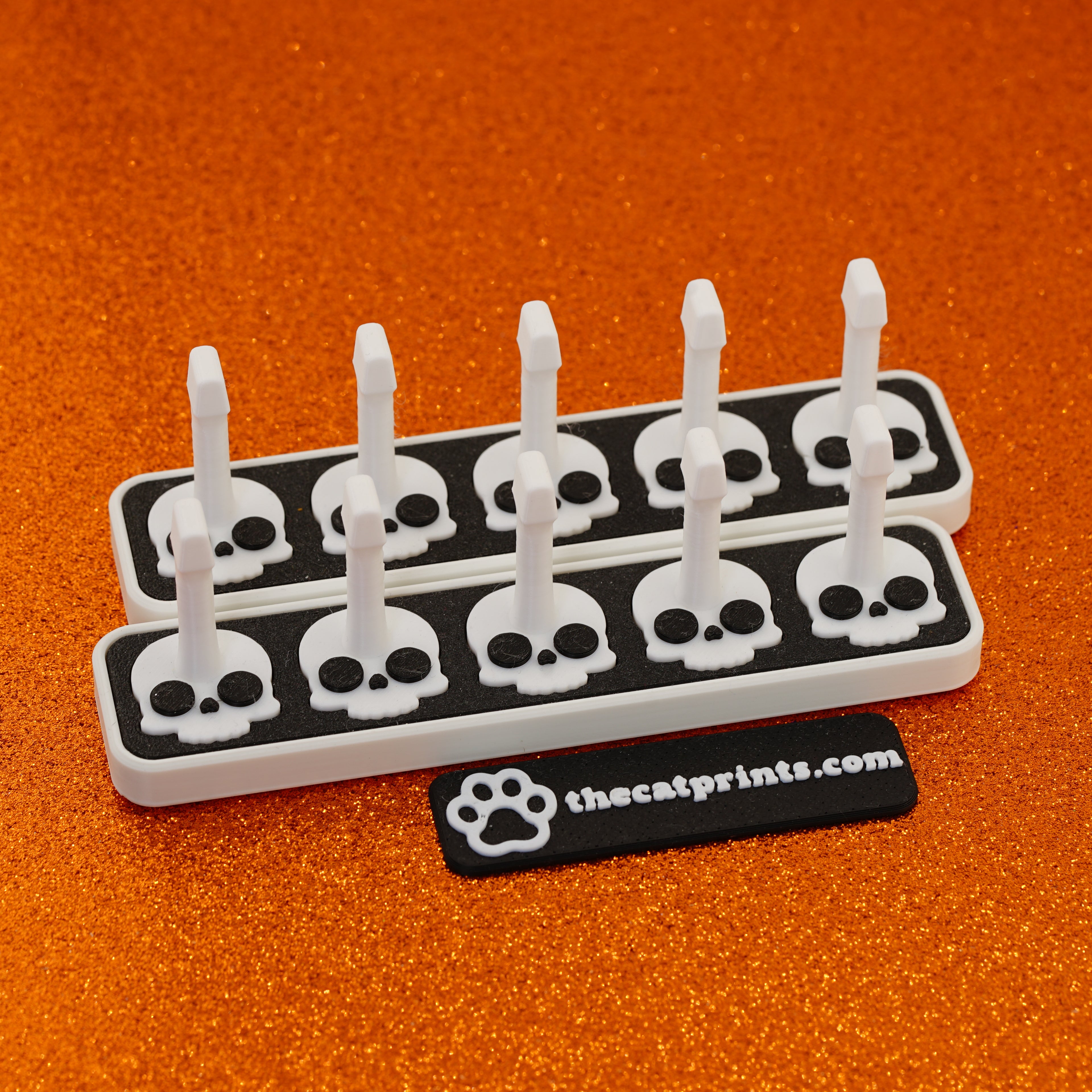 Skulls magnetic stands for press-on nails!