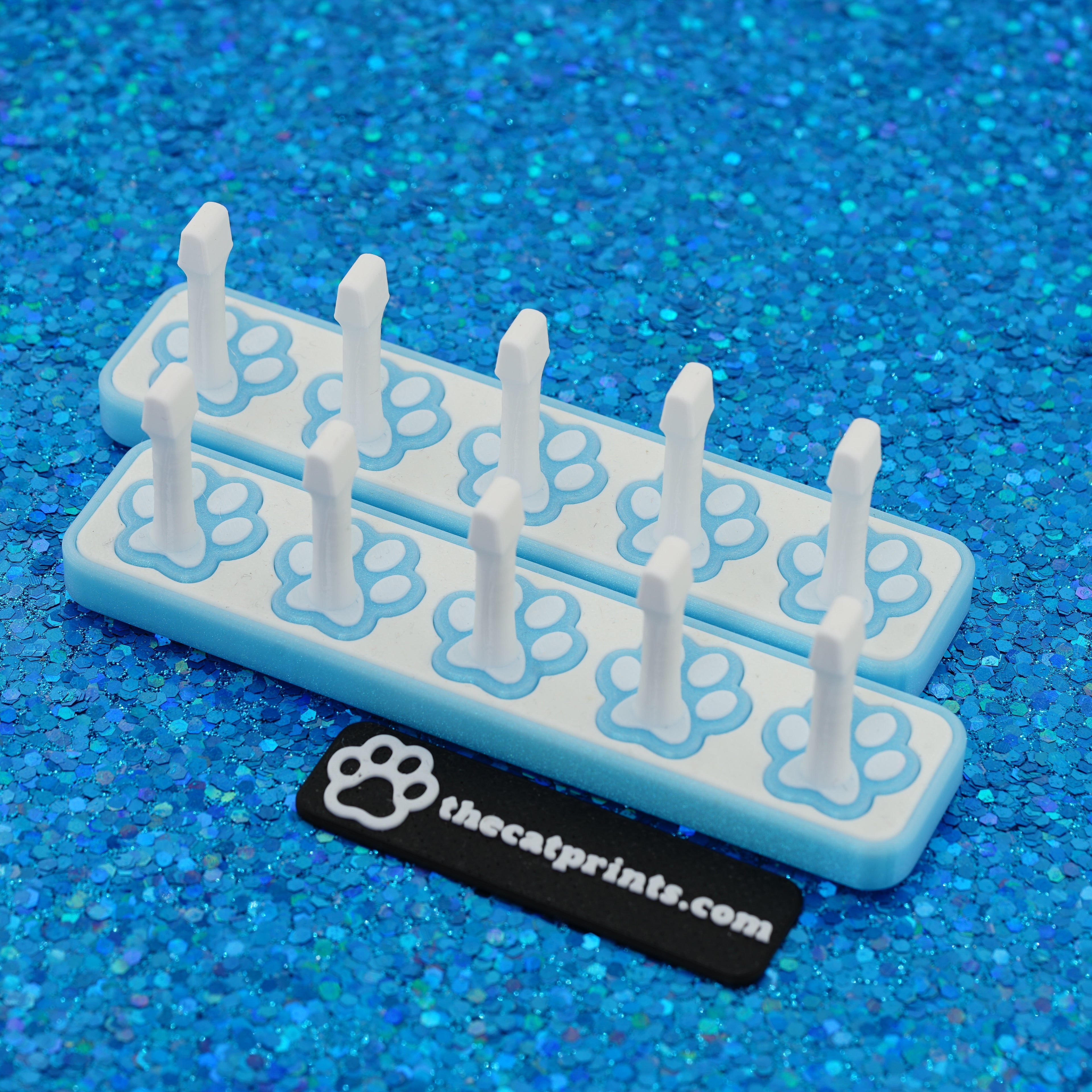 Cat prints magnetic stands for press-on nails!