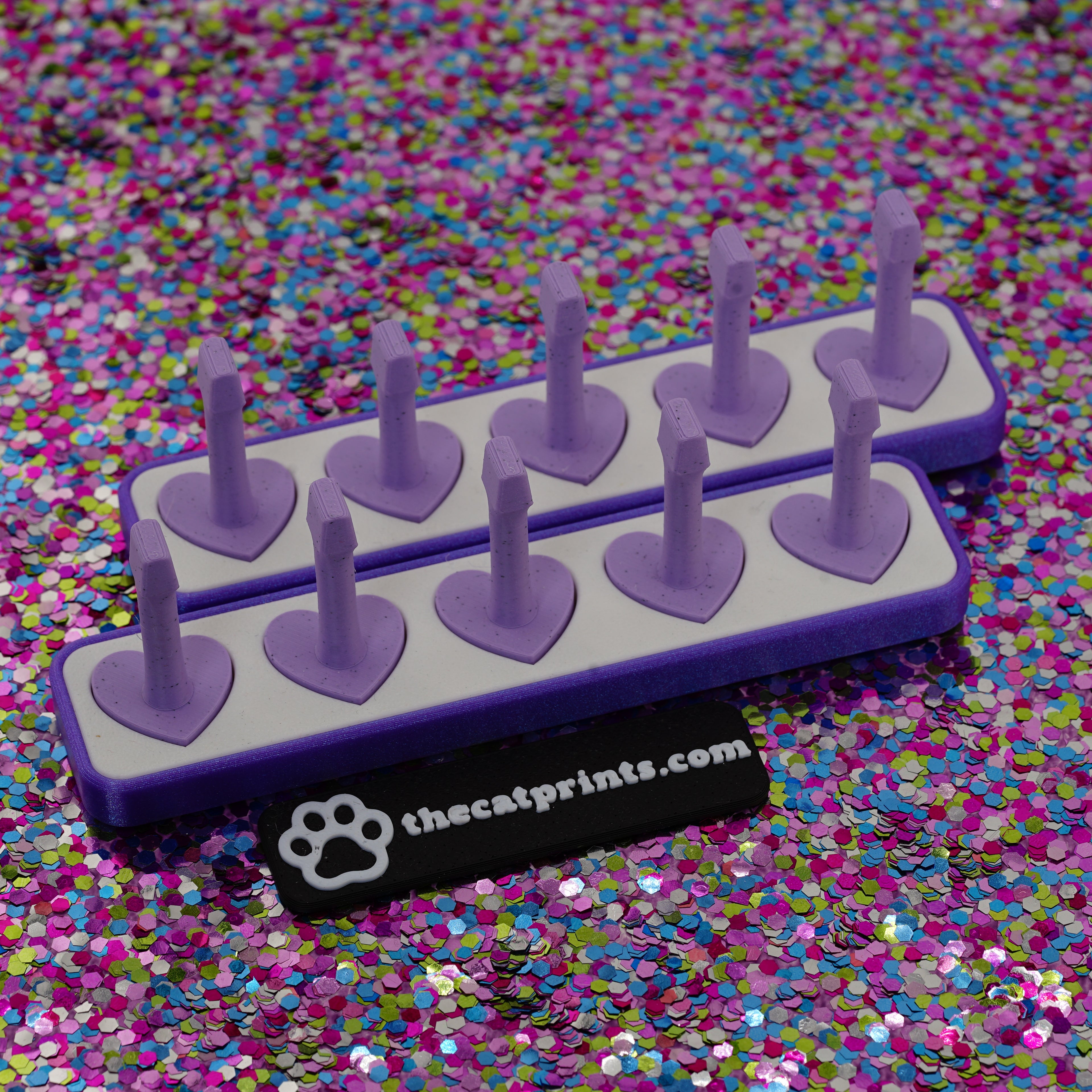 Hearts magnetic stands for press-on nails!