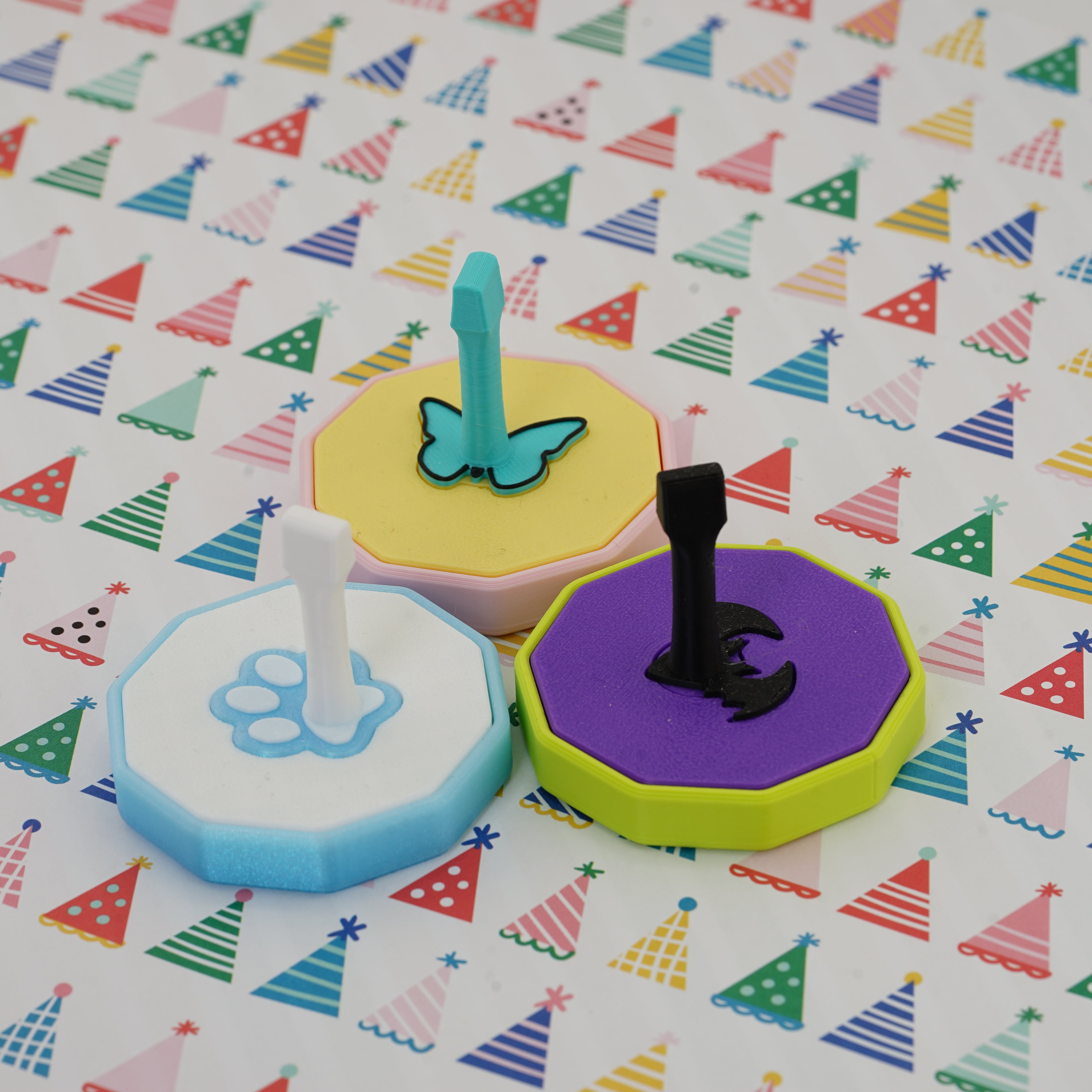 Singlet magnetic stands for press-on nails!