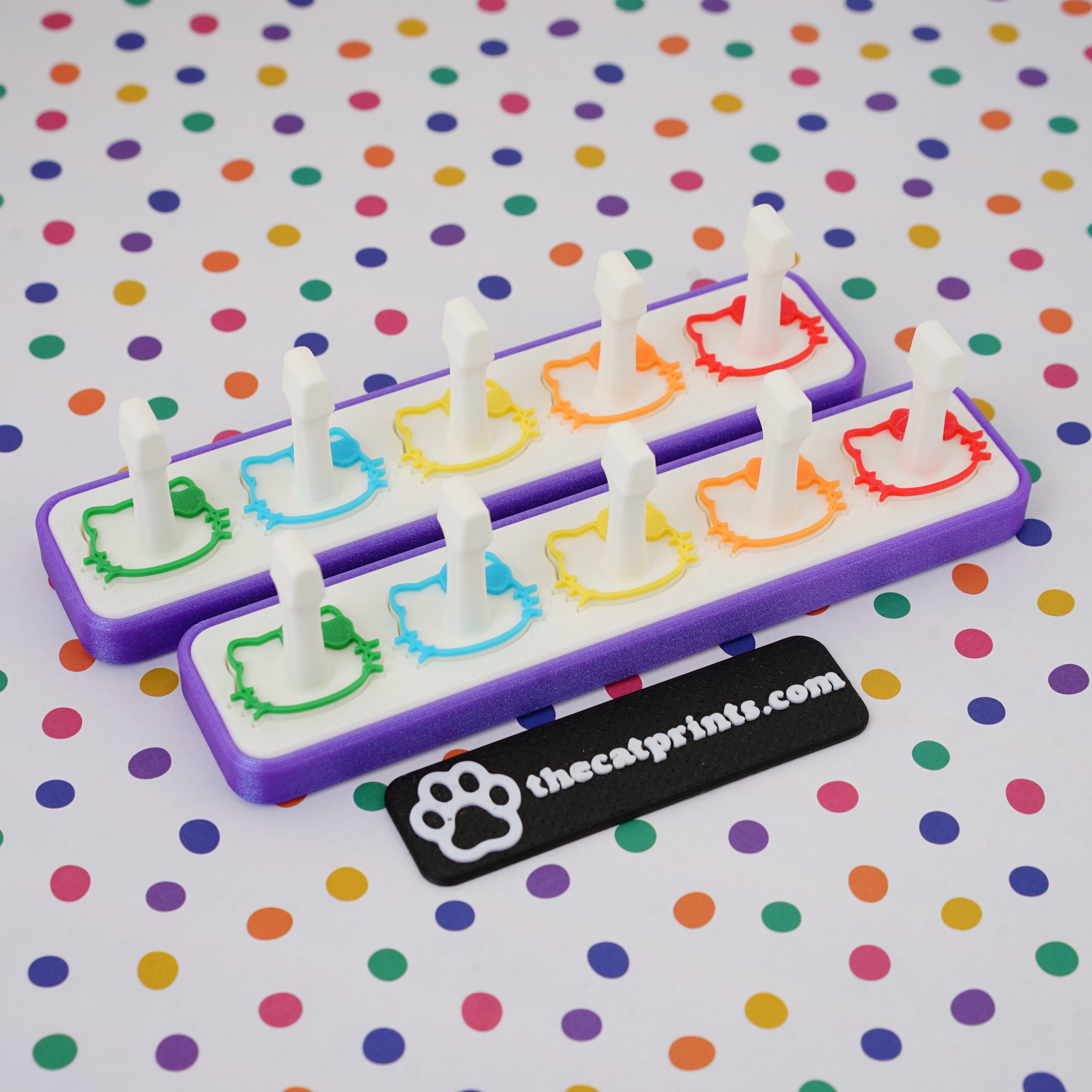 Gatos simpaticos magnetic stands for press-on nails!