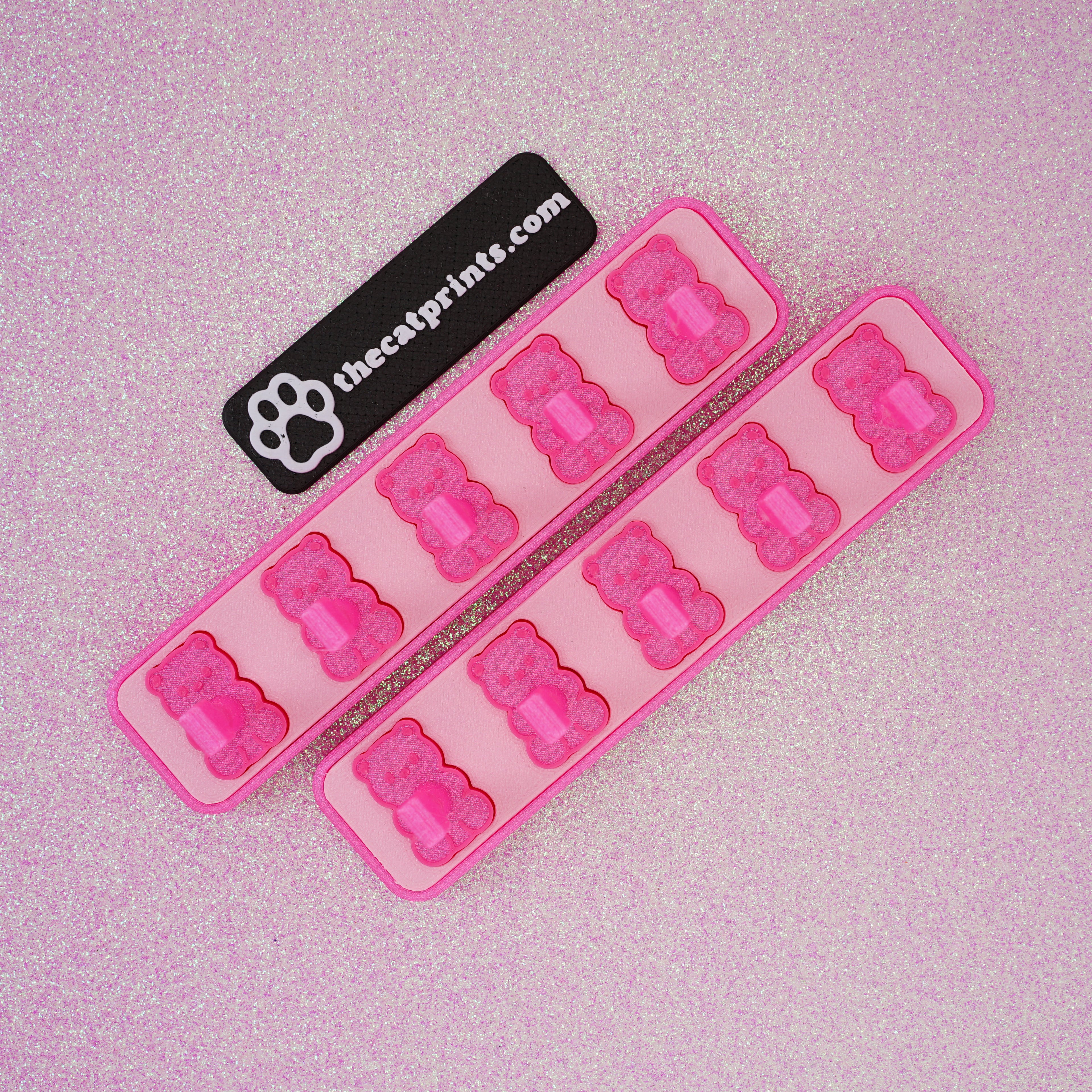 Gummy bears magnetic stands for press-on nails!