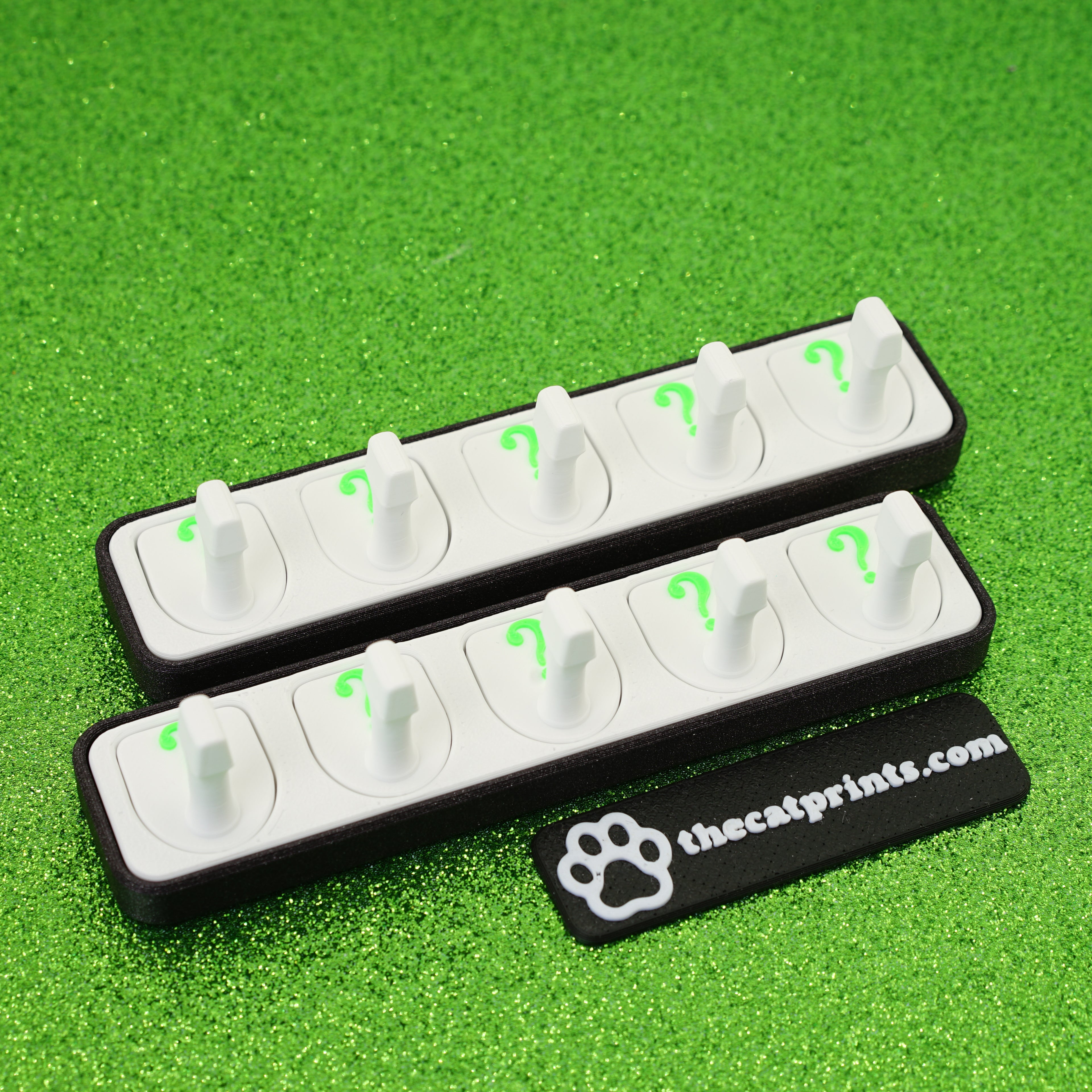 Artist's choice magnetic stands for press-on nails!