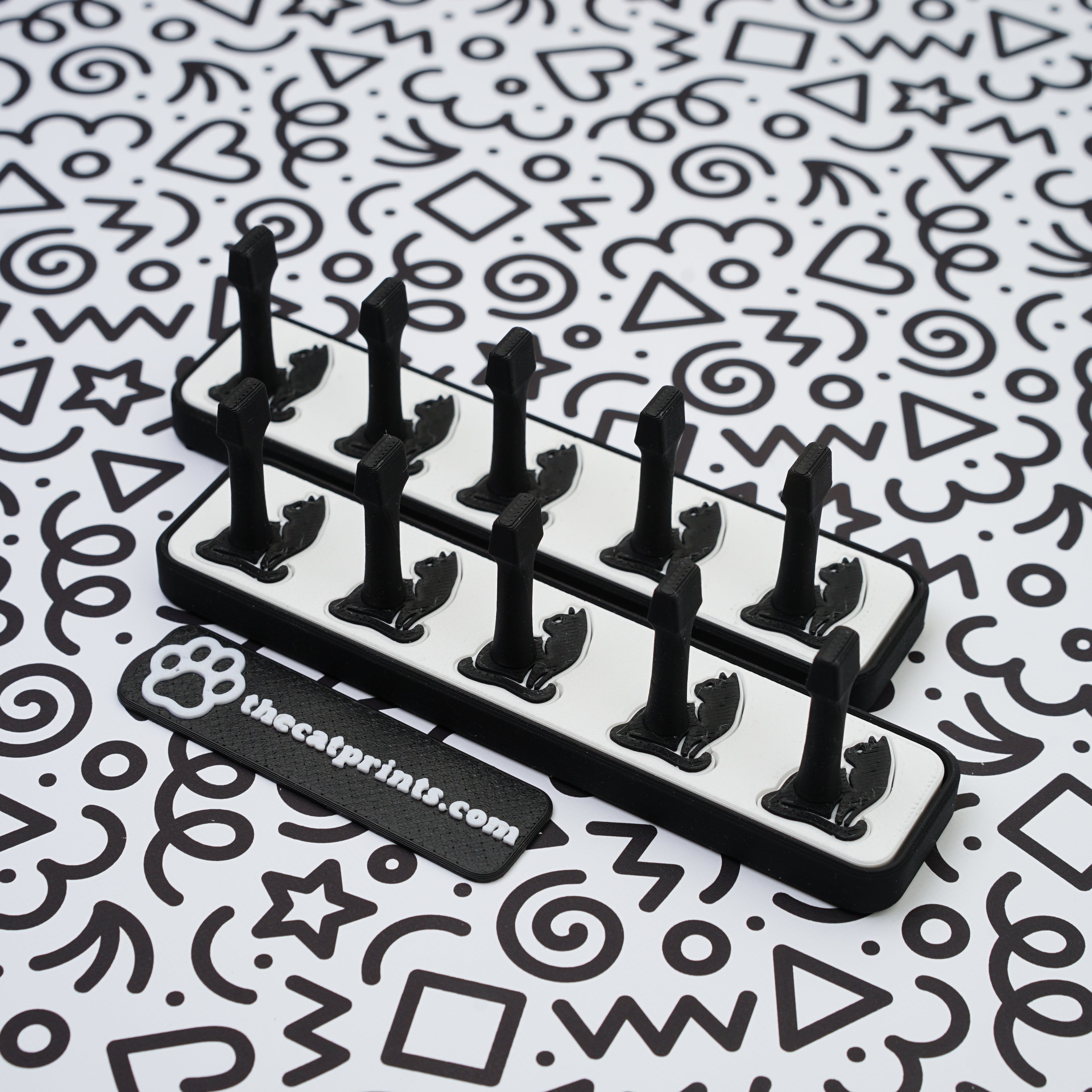 Cats magnetic stands for press-on nails!