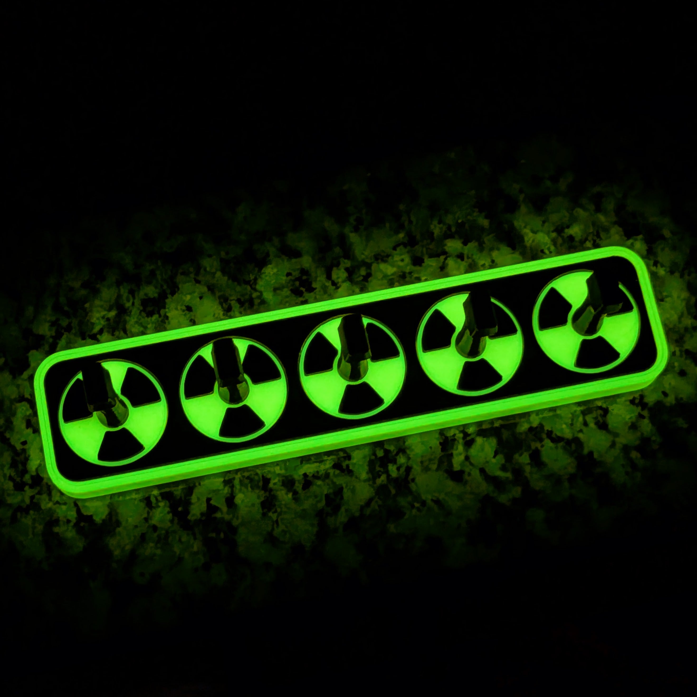 Toxicas magnetic stands for press-on nails!